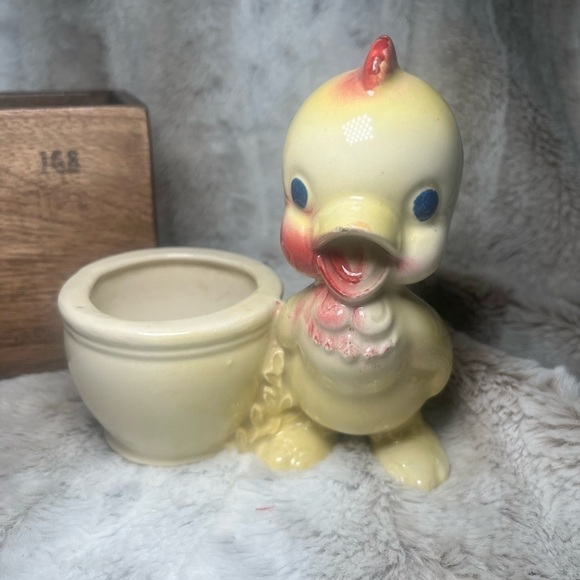Vintage Royal Copley Baby Chick Planter - Picture 1 of 9